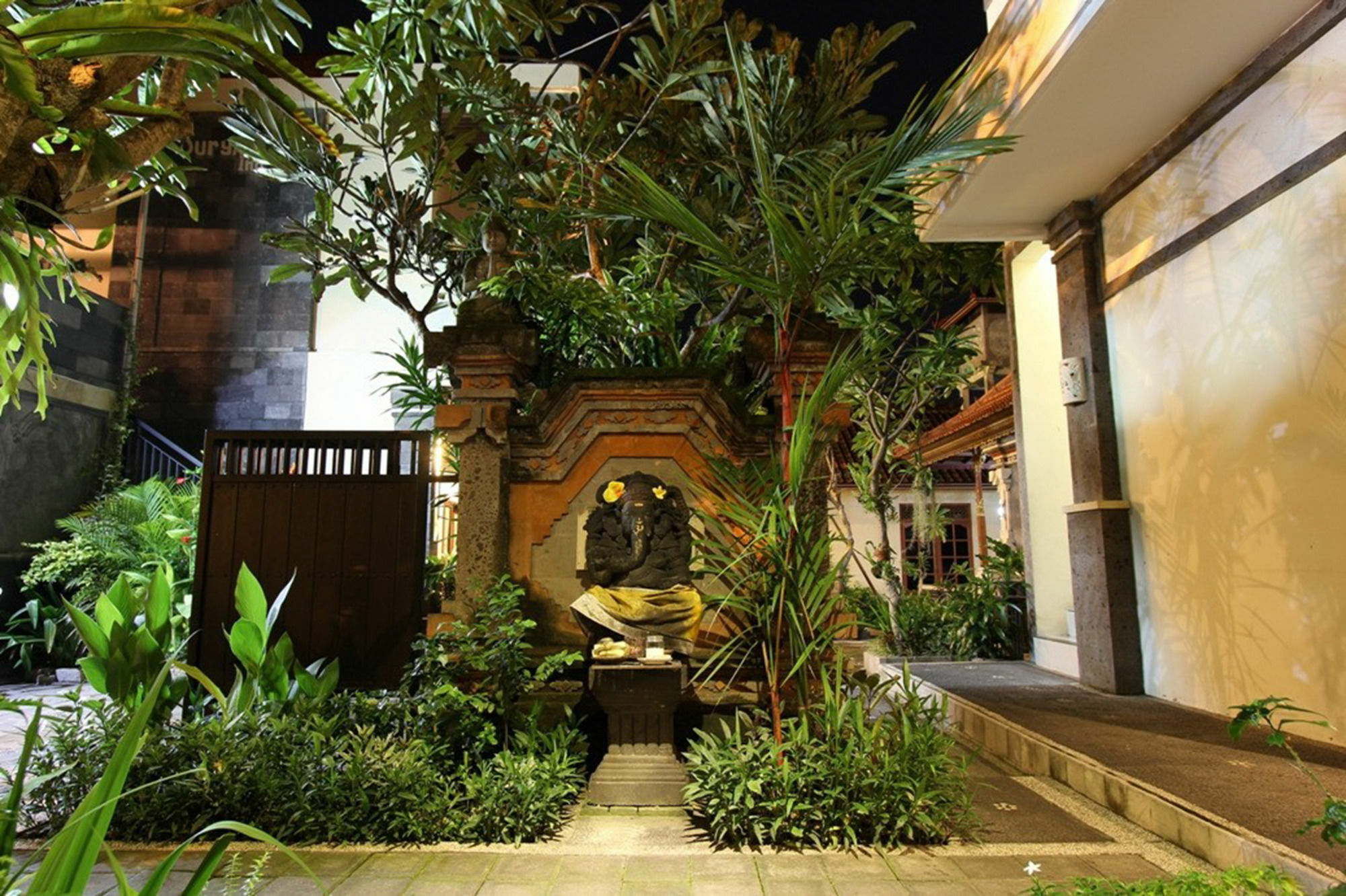Surya Inn Kuta Lombok Dış mekan fotoğraf