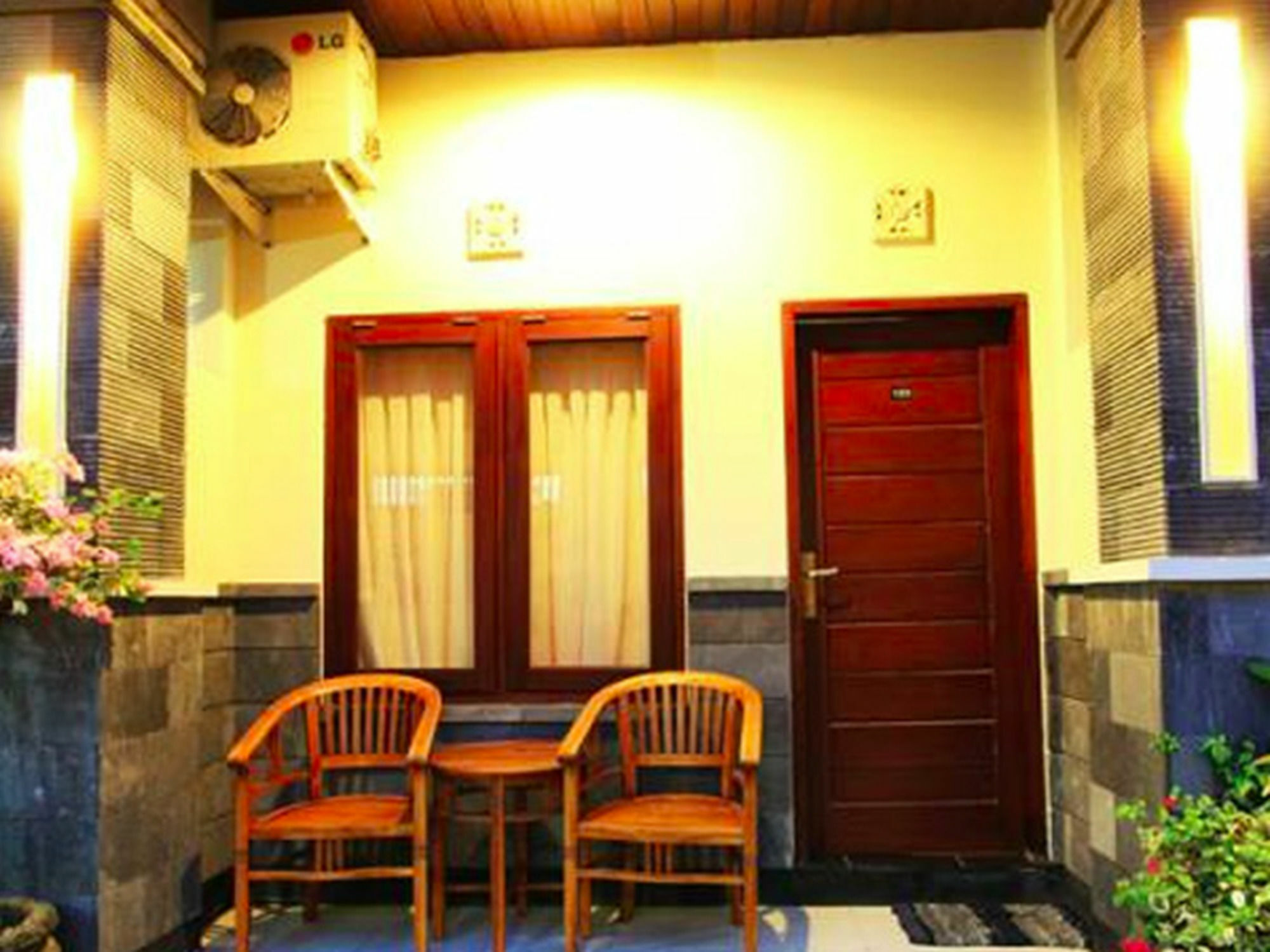 Surya Inn Kuta Lombok Dış mekan fotoğraf